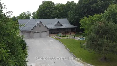Detached in Springwater
