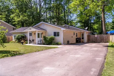 84 KNOX Road W, Wasaga Beach, ON L9Z 2A8