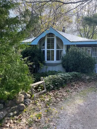 26 Melville Street, Clearview, On L0m 1p0