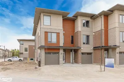15 Winter Crescent, Collingwood, On L9y 5h8