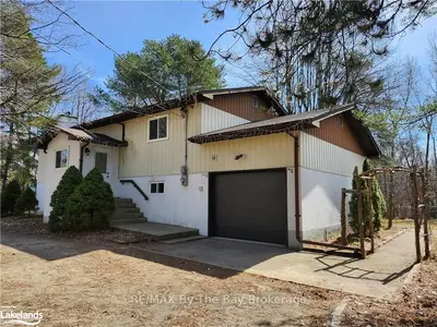 18 Belcher Street, Collingwood, On L9y 0x2