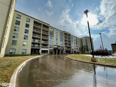 172 Eighth Street 607, Collingwood, On L9y 4t2