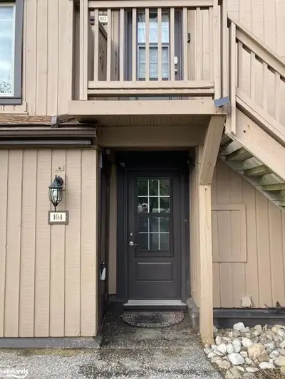 23 Dawson Drive 104, Collingwood, On L9y 5b4