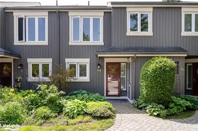 145 Fairway Crescent 52, Collingwood, On L9y 5b4