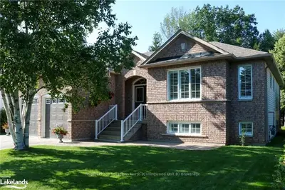 12 Bay Court, Wasaga Beach, On L9z 1p7