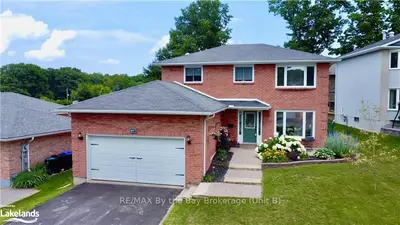 107 Woodland Drive, Midland, On L4r 4v3