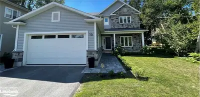 16 Sunset Court, Collingwood, On L9y 4y3