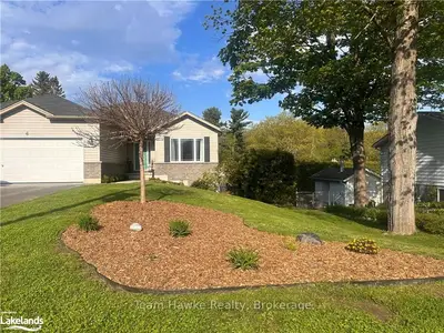 6 Viel Street, Penetanguishene, On L9m 1h8