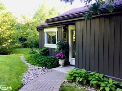 15 Harbour Street 240, Collingwood, On L9y 5s1