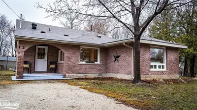 12 BAYVIEW Avenue, Wasaga Beach, ON L9Z 2Y6