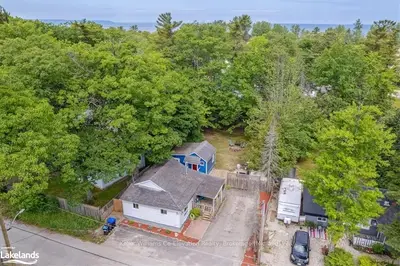 60 Laidlaw Street, Wasaga Beach, On L9z 2l2