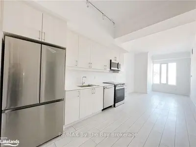 1 Hume Street Street 218, Collingwood, On L9y 0x3