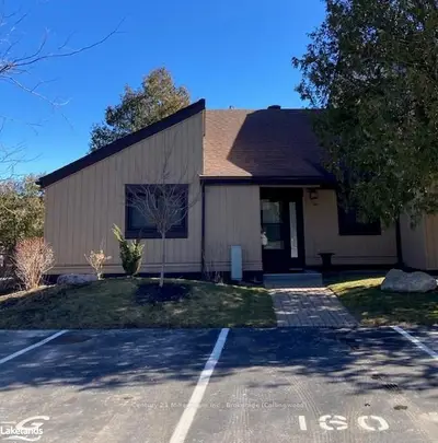 160 Escarpment Crescent 160, Collingwood, On L9y 5b4