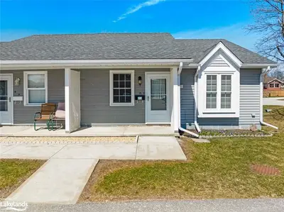 140 Albert Street 15, Collingwood, On L9y 3y5