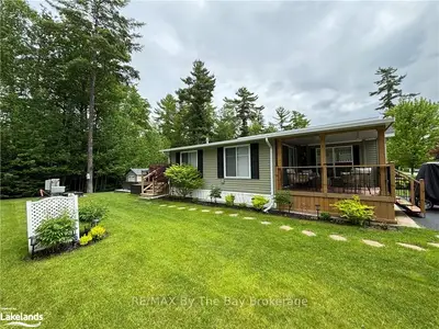 111 Madawaska Trail, Wasaga Beach, On L9z 1z7