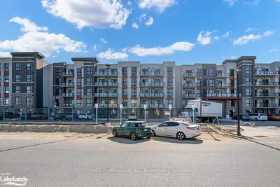 8-10 Harbour Street W 113, Collingwood, On L9y 5b4