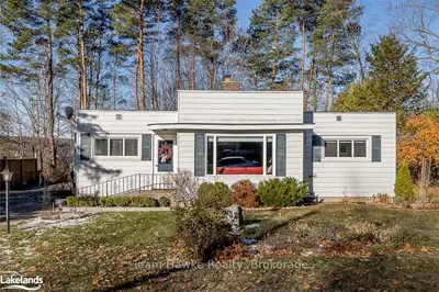 12 CHURCH Street, Penetanguishene, ON L9M 1A7