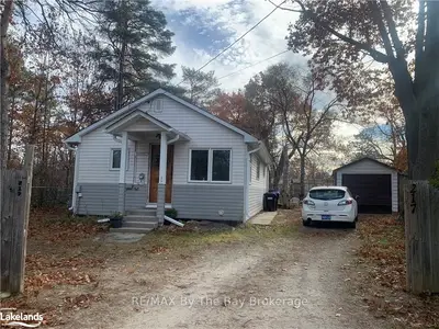 217 Dunkerron Avenue, Wasaga Beach, On L9z 2g7