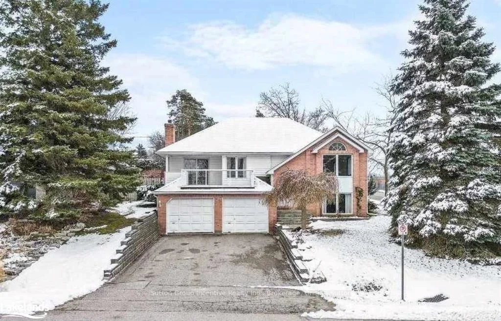 137 YORK Street, Orillia, ON L3V 7G9