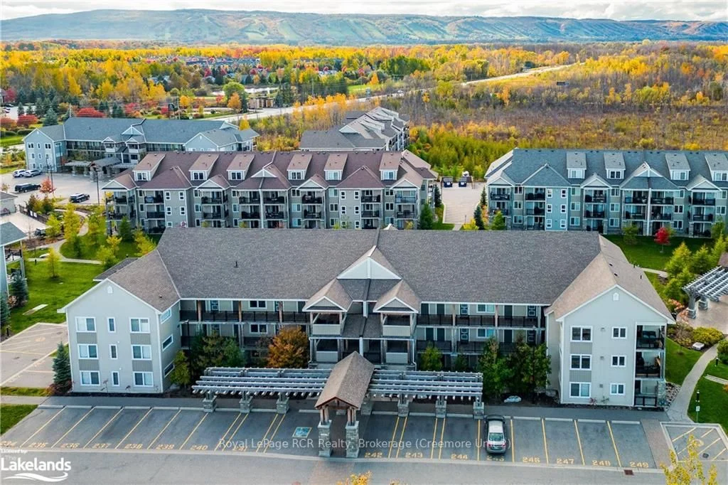 4 COVE Court 106, Collingwood, ON L9Y 0Y6