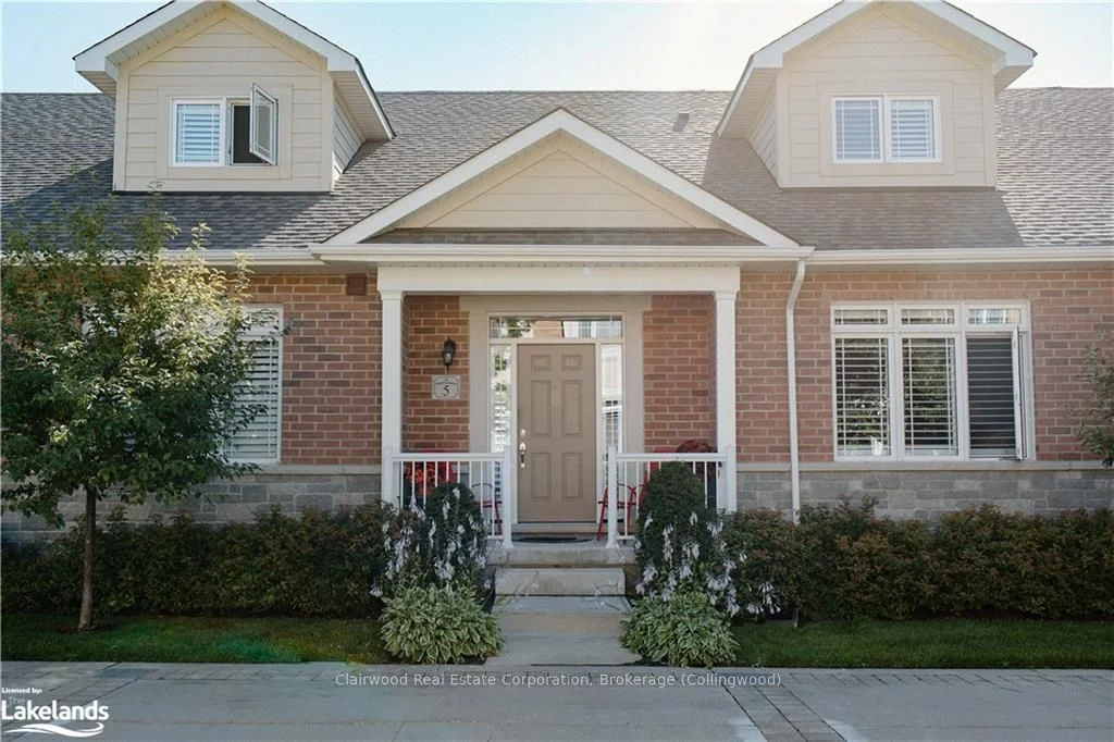 5 Montclair Mews, Collingwood, On L9y 1a2