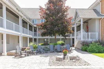 28 RAMBLINGS Way 38, Collingwood, ON L9Y 5C6