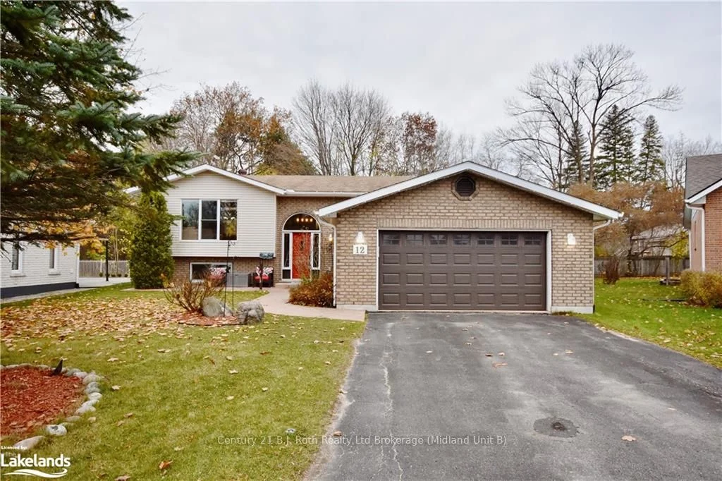 12 BRIDLE Road, Penetanguishene, ON L9M 1J5
