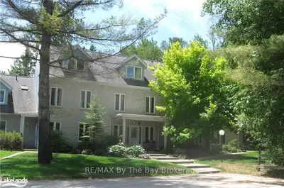 3 WASAGA WOODS Circle 8, Wasaga Beach, ON L9Z 2N1