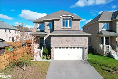13 Academy Avenue, Wasaga Beach, On L9z 0g9