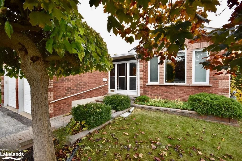 48 Johnson Street, Orillia, ON L3V 7R9