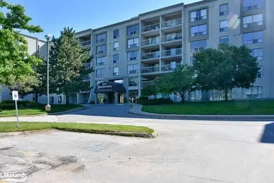 172 Eighth Street 105, Collingwood, On L9y 4t2