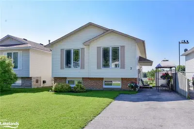 7 Christine Place, Orillia, ON L3V 7P1
