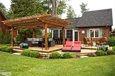 14 CABIN Crescent, Wasaga Beach, ON L9Z 1X7
