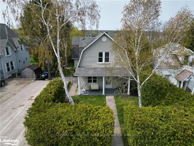 49 POYNTZ Street, Penetanguishene, ON L9M 1N6