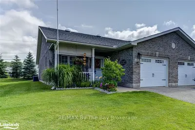 15 CHESTNUT Lane, Wasaga Beach, ON L9Z 0G4