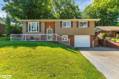 14 VIEL Street, Penetanguishene, ON L9M 1H8