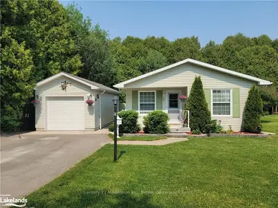 1 INDIANA Avenue, Wasaga Beach, ON L9Z 3A8