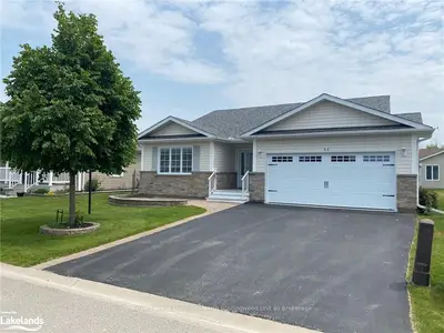 11 MARVIN GARDENS Boulevard, Wasaga Beach, ON L9Z 3A8