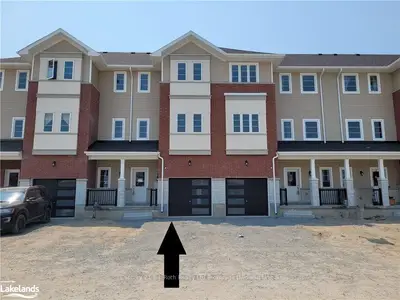 45 LAHEY Crescent, Penetanguishene, ON L9M 0W1