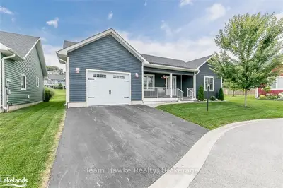22 GREW Crescent, Penetanguishene, ON L9M 0A4