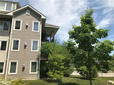 2 BRANDY LANE Drive 301, Collingwood, ON L9Y 0X4
