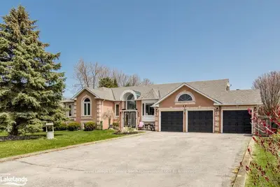 4 DEAN Court, Wasaga Beach, ON L9Z 1J9