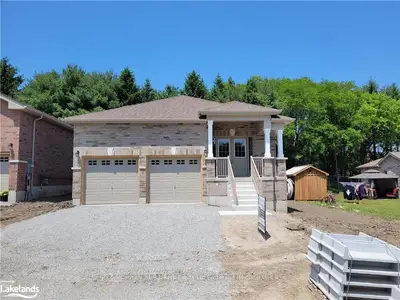 2 Revol Road, Penetanguishene, ON L9M 0W8
