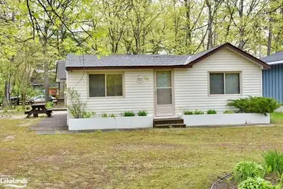 75 23rd Street N, Wasaga Beach, ON L9Z 2G4