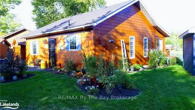 22 Cabin Crescent, Wasaga Beach, On L9z 1x7