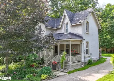 32 JARVIS Street, Orillia, ON L3V 1Z9