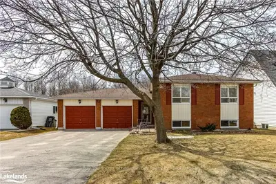 24 SULKY Drive, Penetanguishene, ON L9M 1J7