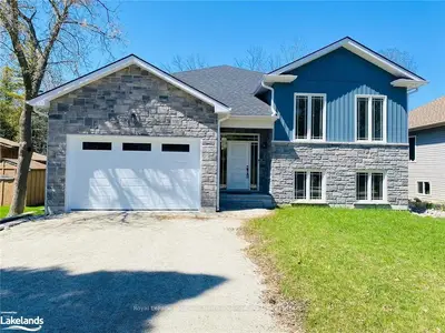 24 73RD Street S, Wasaga Beach, ON L9Z 2G5