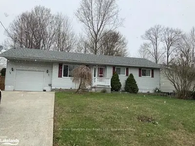 137 BURKE Street E, Penetanguishene, ON L9M 1H1