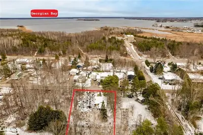 540 KEEWATIN Avenue, Tay, ON L0K 1R0